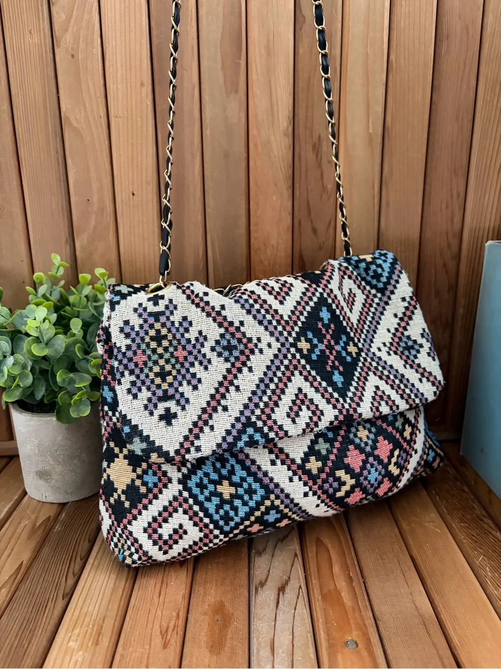 Boho Tapestry Crossbody and Convertible Shoulder Purse in Woven Geometric Print - Picture 4 of 10
